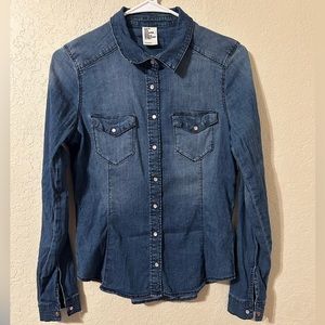 💙Bundle of Two H&M Denim Tops💙